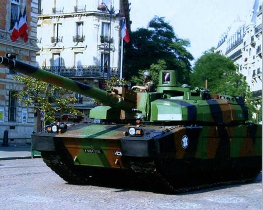 Книгаго: Боевые машины мира, 2014 № 17 Основной боевой танк АМХ-56 «Леклерк». Иллюстрация № 2
